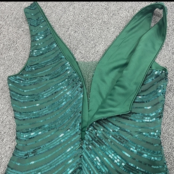 Green,  Chevron,  Sleeveless, Backless, V Neck, Sequined and Mesh Mermaid Gown - Picture 12 of 16